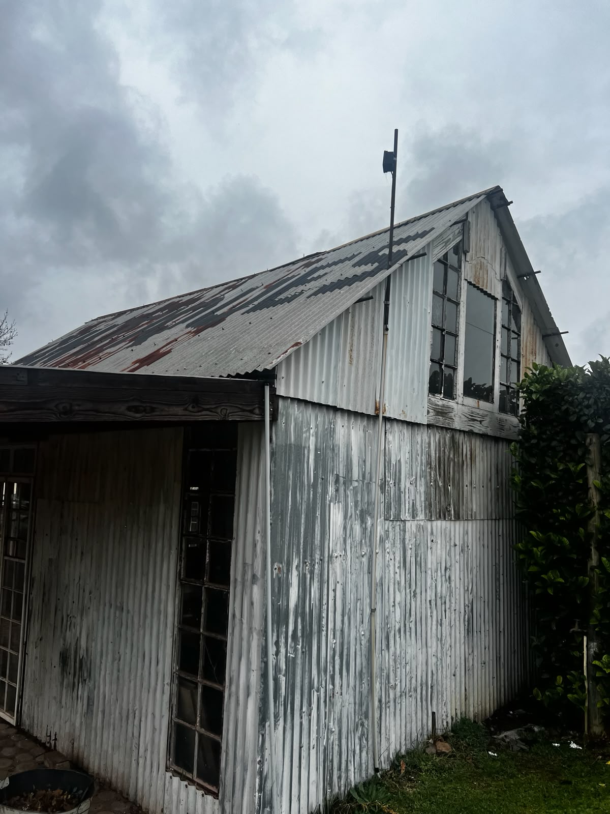 Roof & corrugated iron cladding