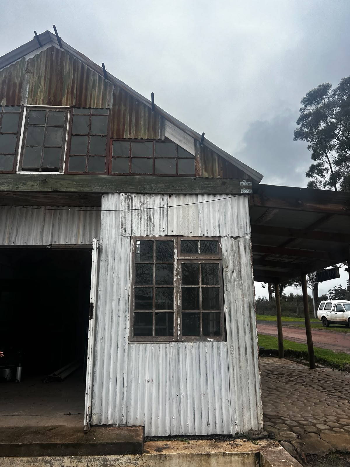 Gable, cladding & entrance door